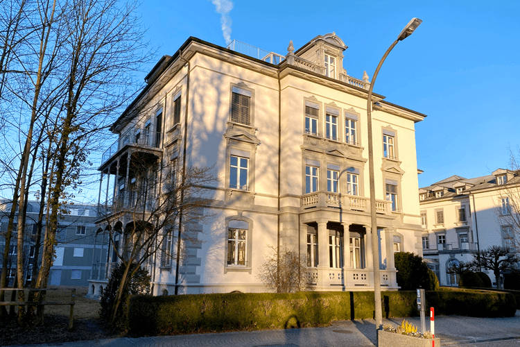 TECTUM Real Estate GmbH: Hausansicht Frontal