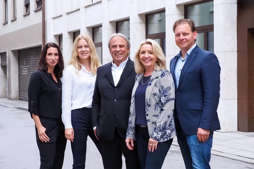 CITIGRUND Immobilien: Gründer & Geschäftsführer Beppo Schwimmer mit seinem Team